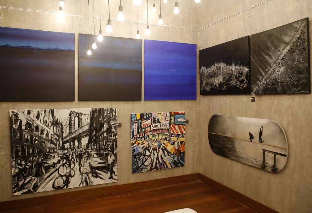 Sala de exposición opulenta